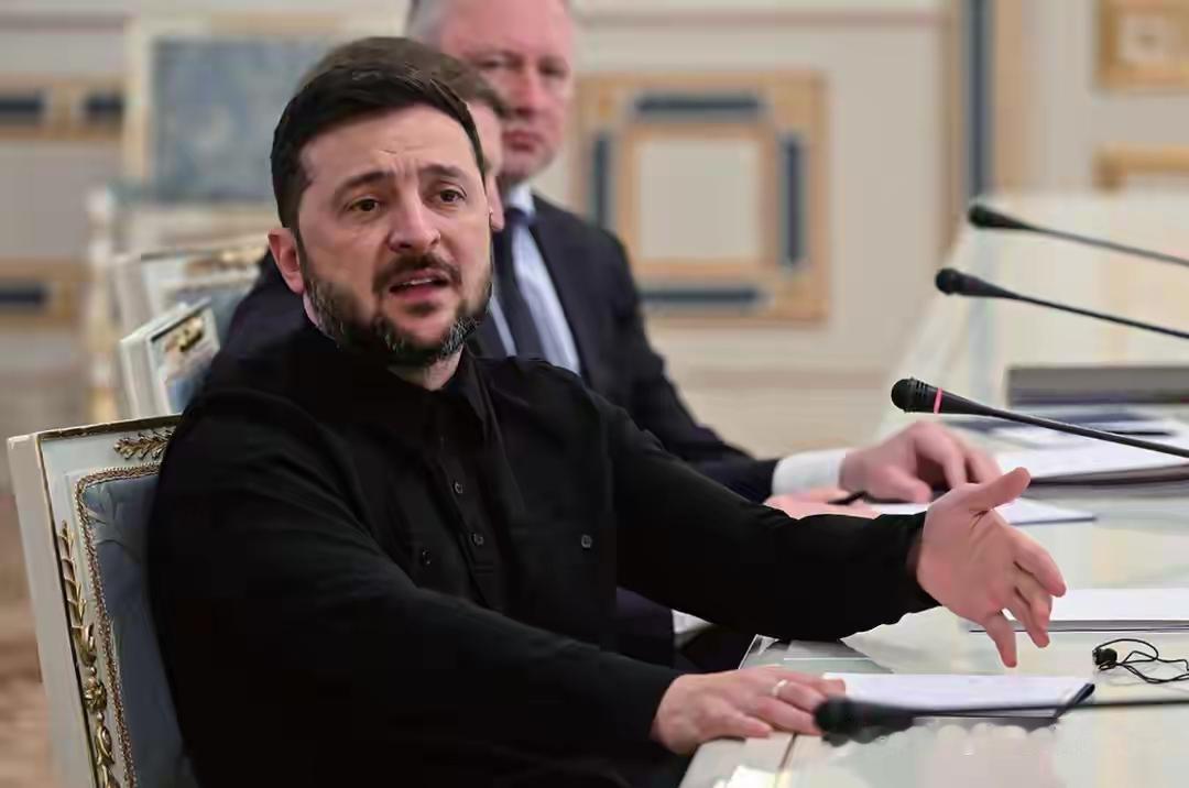 俄乌冲突打到现在已经1460天，快满四年，外界都在猜乌克兰是不是撑不住了。结果泽