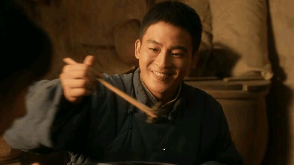 欧豪今年确实比较火。他主演的三部剧我全看了。《北上》《刑警的日子》到刚刚追完