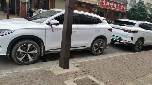 谁说比亚迪像网约车哪个再说比亚迪像网约车我真想弄他，说的什么鬼，昨天学生收假，