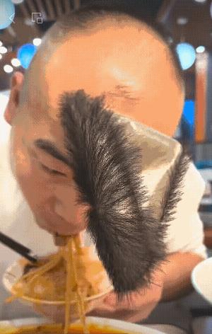 以为是毛肚到头上去了也！[吐舌头眯眼睛笑]