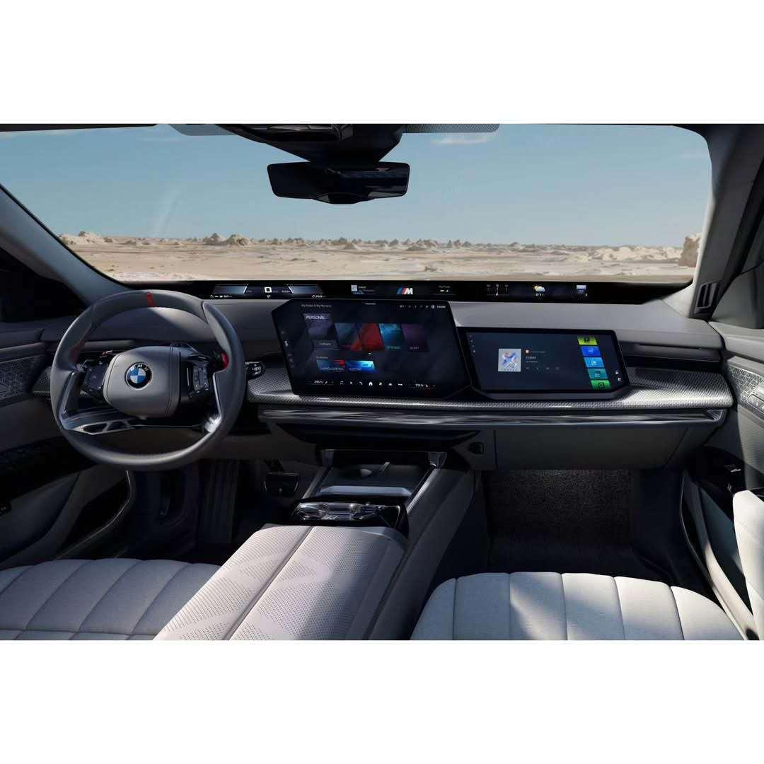 中期改款宝马7系，用上了新世代的尾灯风格以及内饰造型，今晚会正式亮相～2026