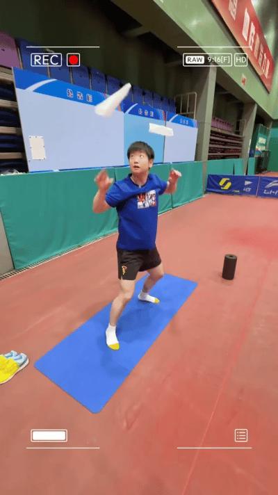 太可爱了，莎姐，咱收拾收拾准备出道吧。莎莎昨天发了一段视频，其中有一部分是在