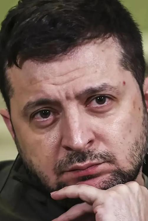 泽连斯基这次可能真得提防了，原因很简单，俄乌打了那么多年，普京可能一直都没有对乌