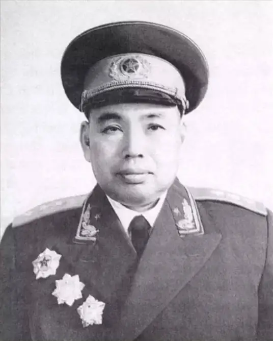 1985年10月22日，许世友病逝。三个月后，南京军事法院的法庭上，审判长念出了一句话——&34;许
