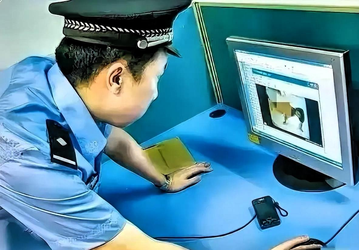 奇葩！黑龙江哈尔滨，一男子观看淫秽视频觉得不过瘾，为寻求更多新鲜内容，他开始在网