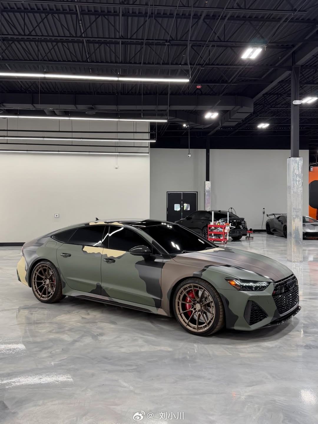 奥迪奥迪RS7迷彩涂装奥迪RS7迷彩涂装，大家觉得好不好看