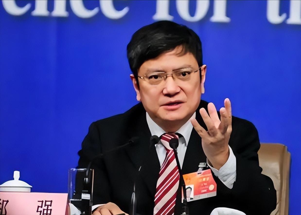 网红教授郑强曾大胆预测！AI疯狂取代人工，若废掉底层劳动力，社会或许将出大