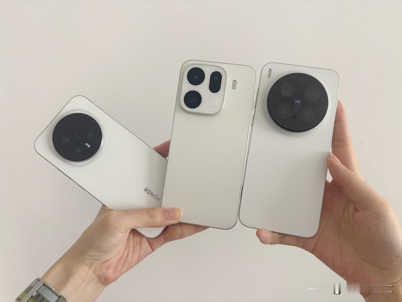 最近用的三款白色手机荣耀Magic8OPPOFindX9Provi