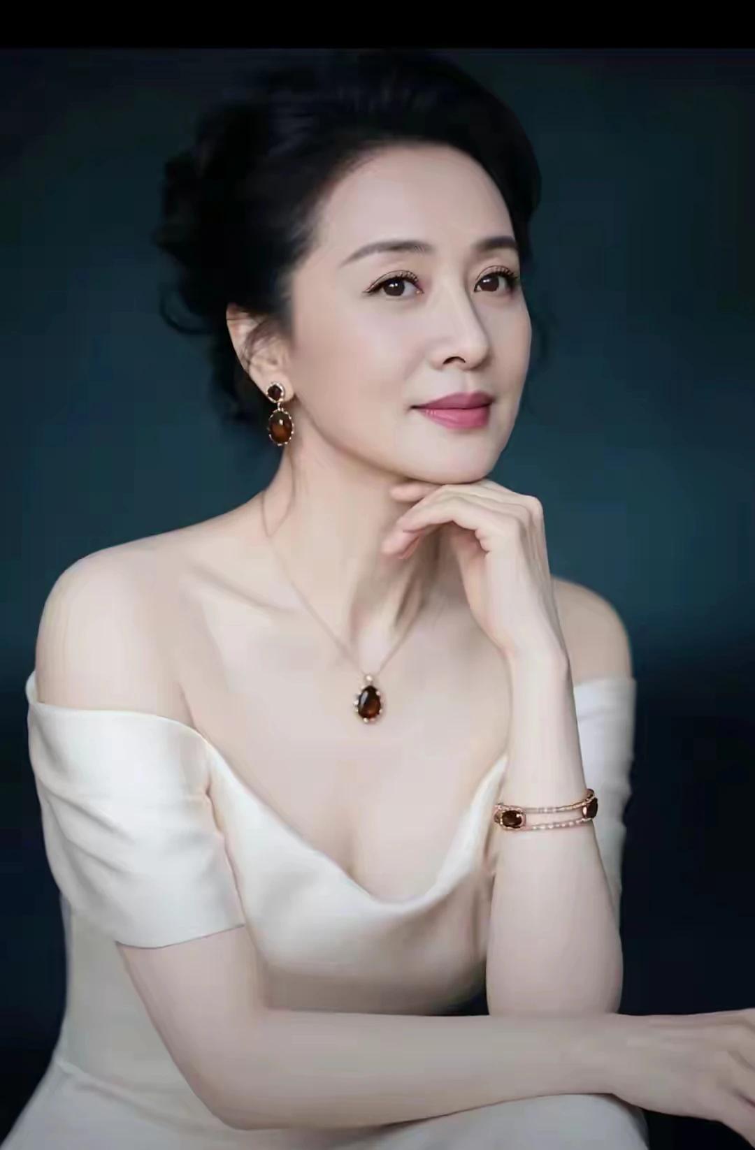 心态平和，健康快乐。闲看落花，静观云舒。得失随缘，悲喜由天。春水煎茶，冬雪