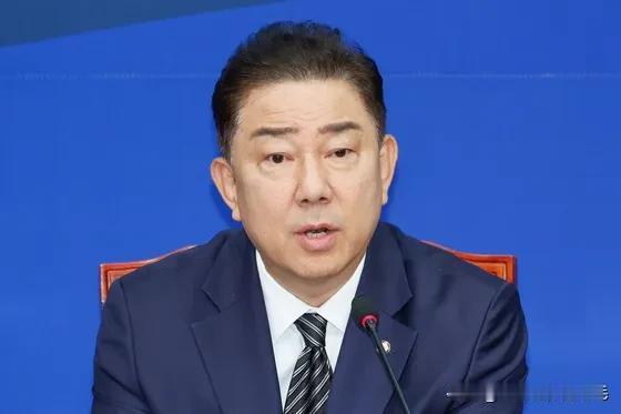 18日韩国共同民主党正通过向特别检察团队、法院及矫正当局施压，全力阻止尹前总统获