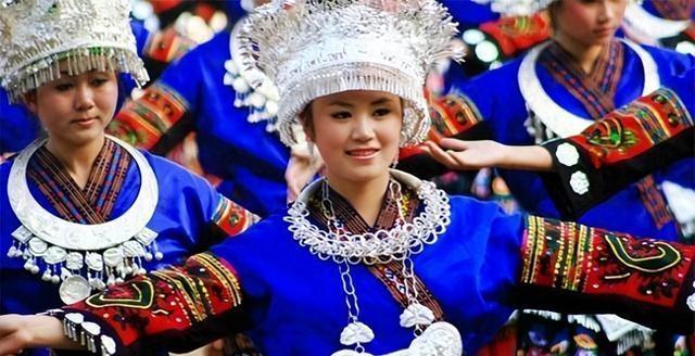 对中国没有认同感？美国境内20万苗族，和我国苗族有什么关系 在美国明尼苏达的