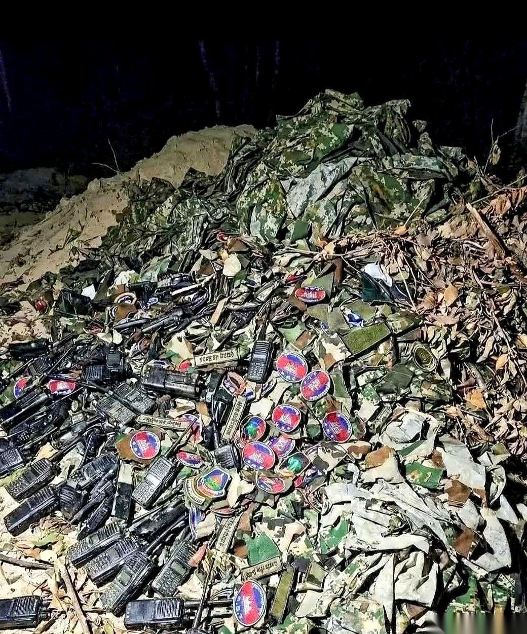 F-16战斗机，直接对着赌场炸。你没看错，泰国真把柬埔寨的赌场给炸了。连当地大