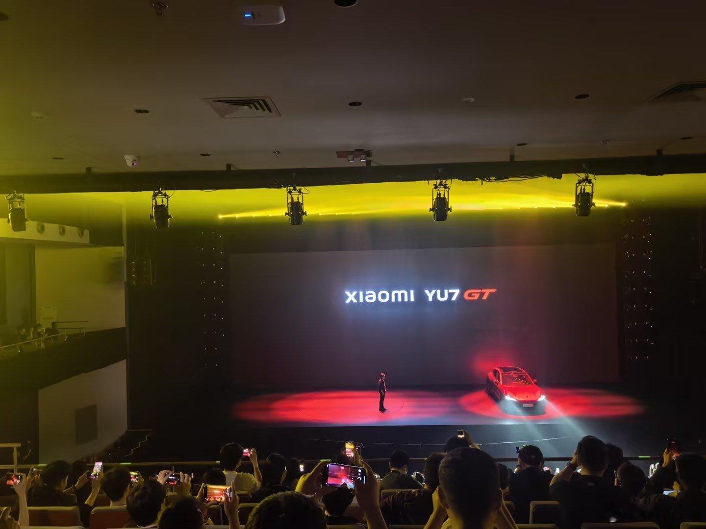 如果说YU7是一台“进阶买菜车”，那么YU7GT就像雷军所说的那样，是给“时代