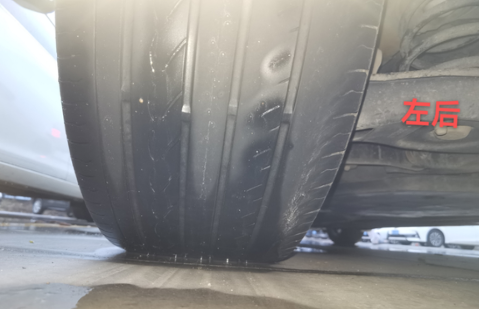 后轮吃胎严重2020年4月购车，46000公里去做保养的时候轮胎检查4个轮胎胎