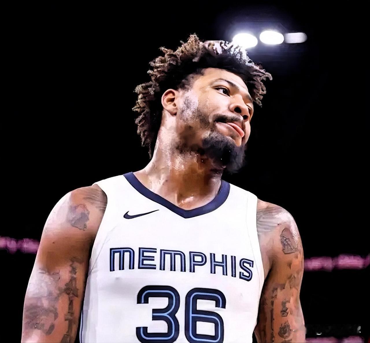 斯玛特爆灰熊生涯委屈，被当替罪羊，惯用手受伤还被逼上场，身体感受没人听！湖人