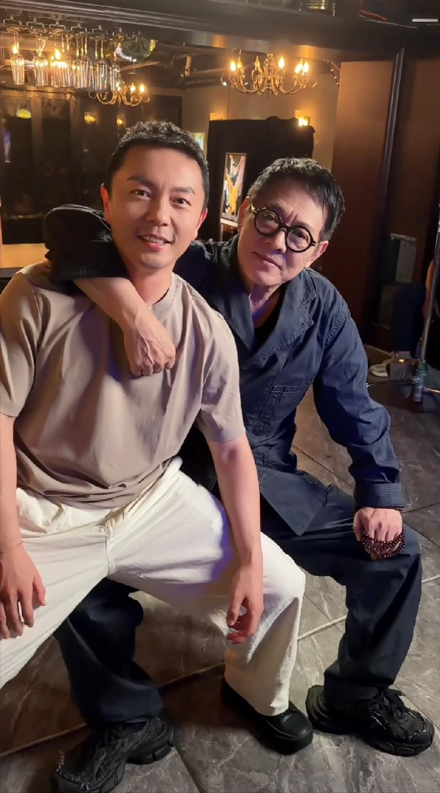 李连杰带谢苗玩回忆杀，马步扎的挺稳评论区全是感动的声音，有个网友的网名莫名给