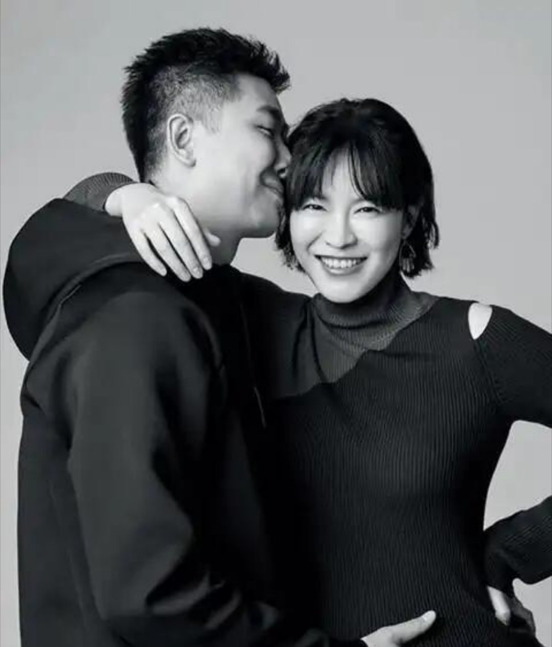 李艾自曝怀孕前做了夫妻基因检测李艾在《随心所育》聊40岁生育，孕前和丈夫一起做