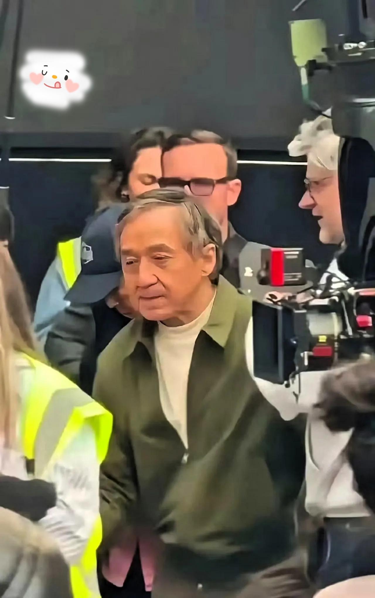 成龙大哥这辈子大概率要遗憾终生了！他挣再多的钱，再有巨星光环2025年，已经