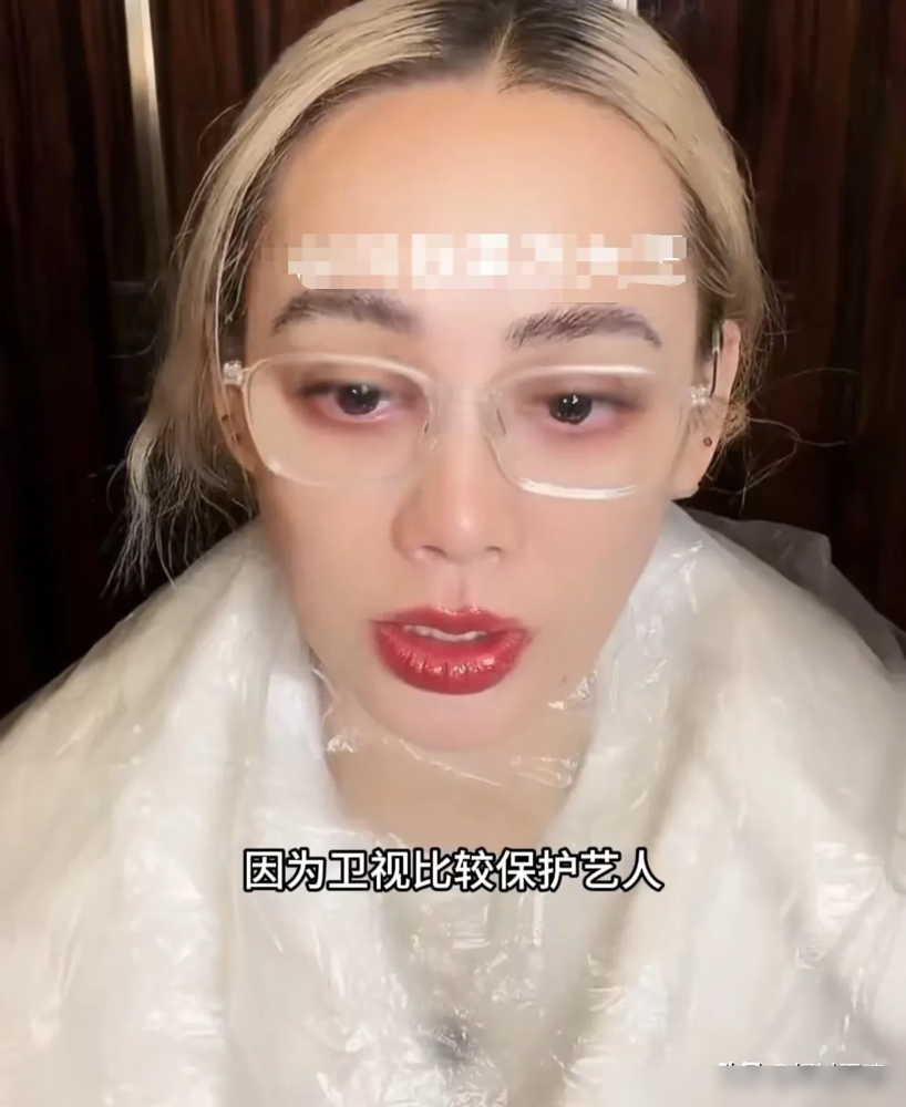 杨洋走丢的真相，你们看到的连5%都不到，宁静一句话把真人秀的底裤扒了个精光。9月1日直播里，宁静直接