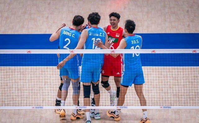 中国男排3比1荷兰男排中国男排世联赛两连胜海宁赛后肯定了川哥的作用，并且面对主持