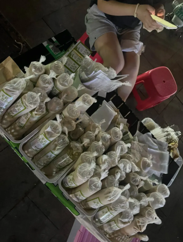摆摊一个晚上了，没有一人客人光顾，到底是什么原因？
