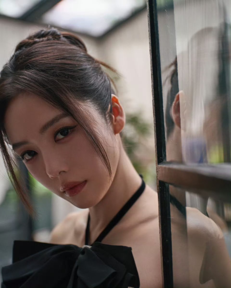 蔡文静～～挂脖黑色蝴蝶长裙🦋蔡文静蔡文静​​​