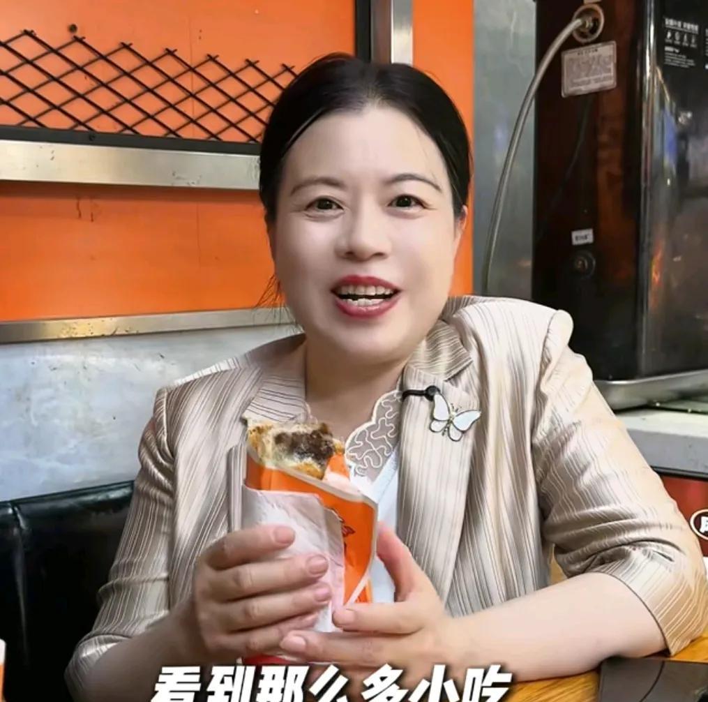 明天许敏老姚早上八点卖家纺！这次去到了杭州，杭州是卖货圣地，许多网红达人都汇