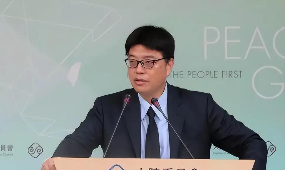 蔡康永站台风波后，邱垂正一句话暴露了民进党最怕的东西10月6日，台湾陆委会主