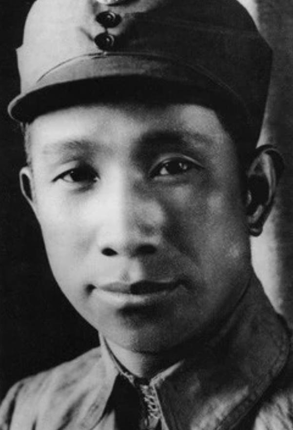 1927年武平阻击战，20岁的粟裕在掩护大部队撤退时头部中弹倒地，主力战友早
