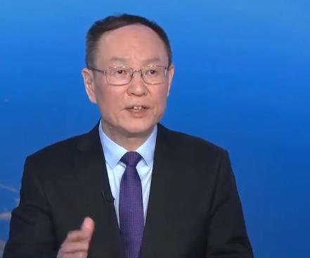 专家王一鸣表示月收入3000元就属于中等收入，如果月收入3000元算中等收入，那