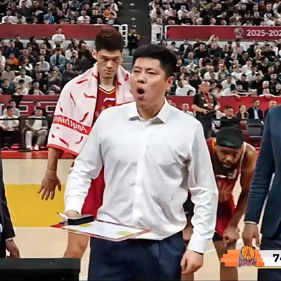 兄弟们！山西男篮到底怎么了？昨晚打缺兵少将的新疆咋也这么费劲？问题出在哪啦？我