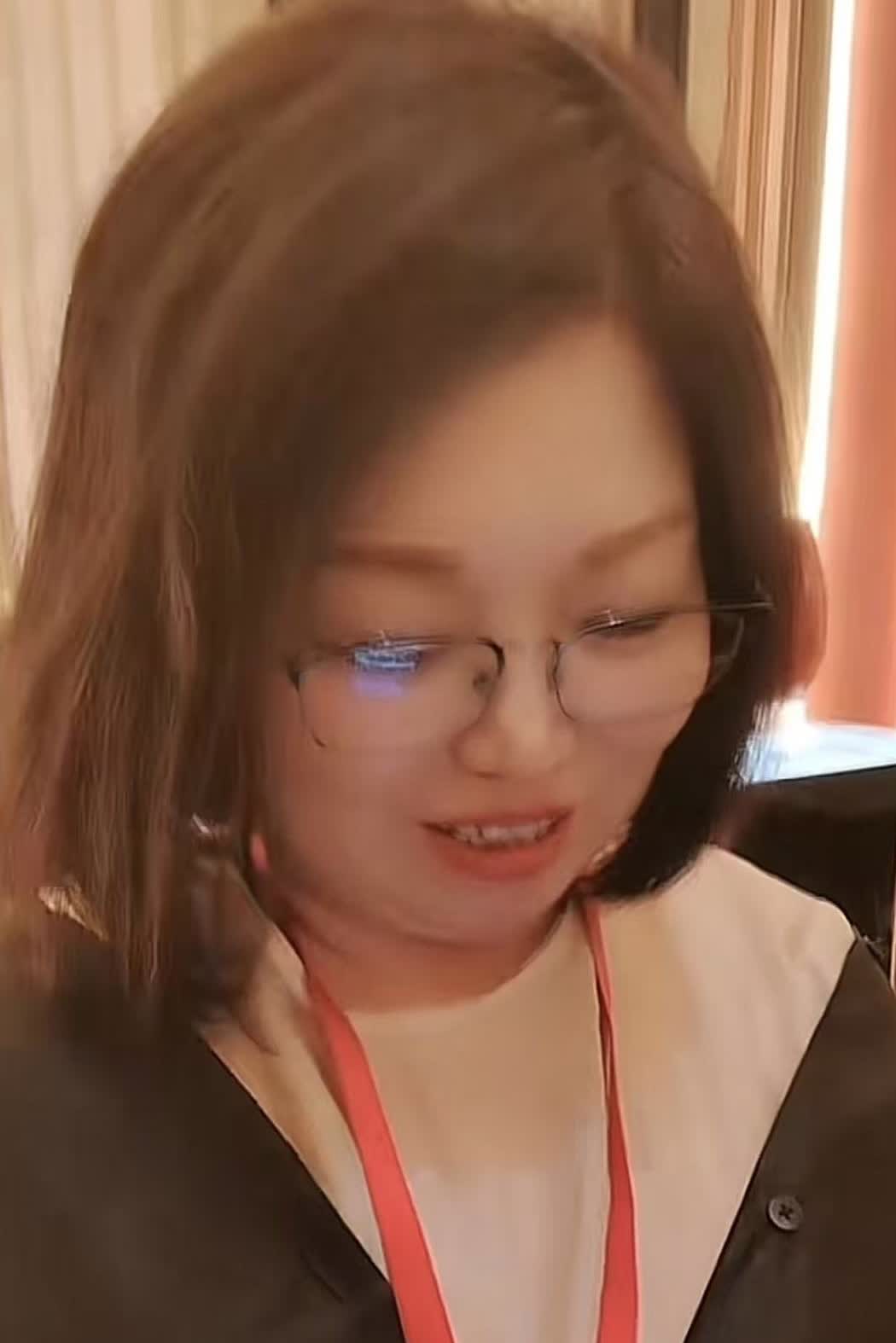 杨议最近消停了，杨粉却折腾起来。最近，杨议开始踏踏实实带