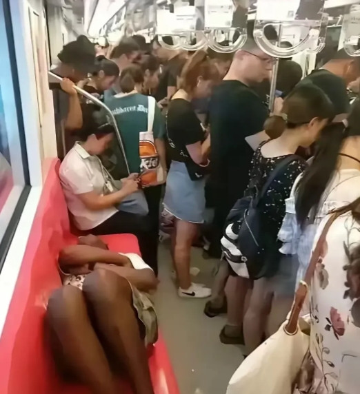 他是怎么做到脸不红的啊？？[玫瑰][玫瑰][玫瑰]