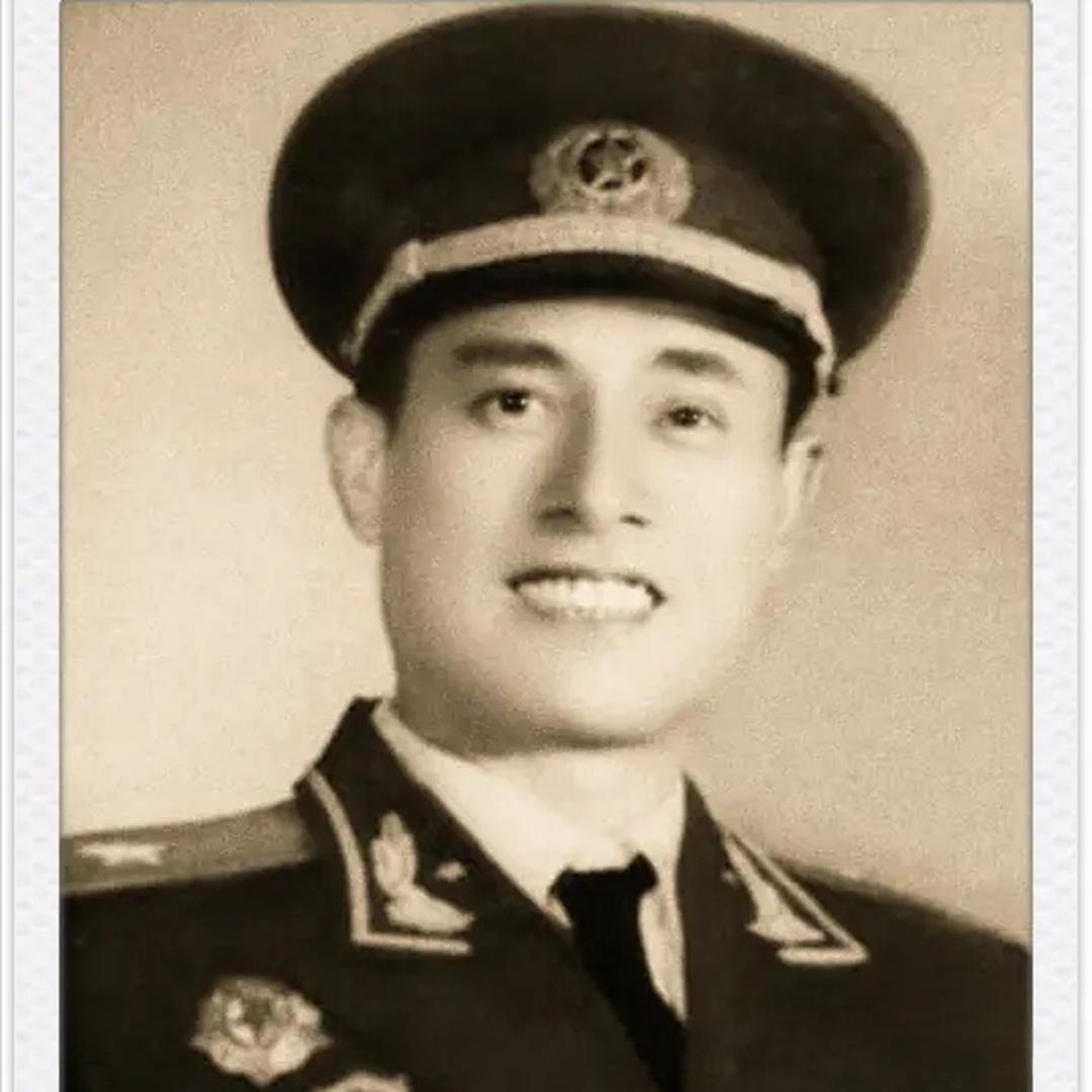 开国少将身居高位，家中米缸见底，无奈向家里保姆开口借钱1985年5月，张司