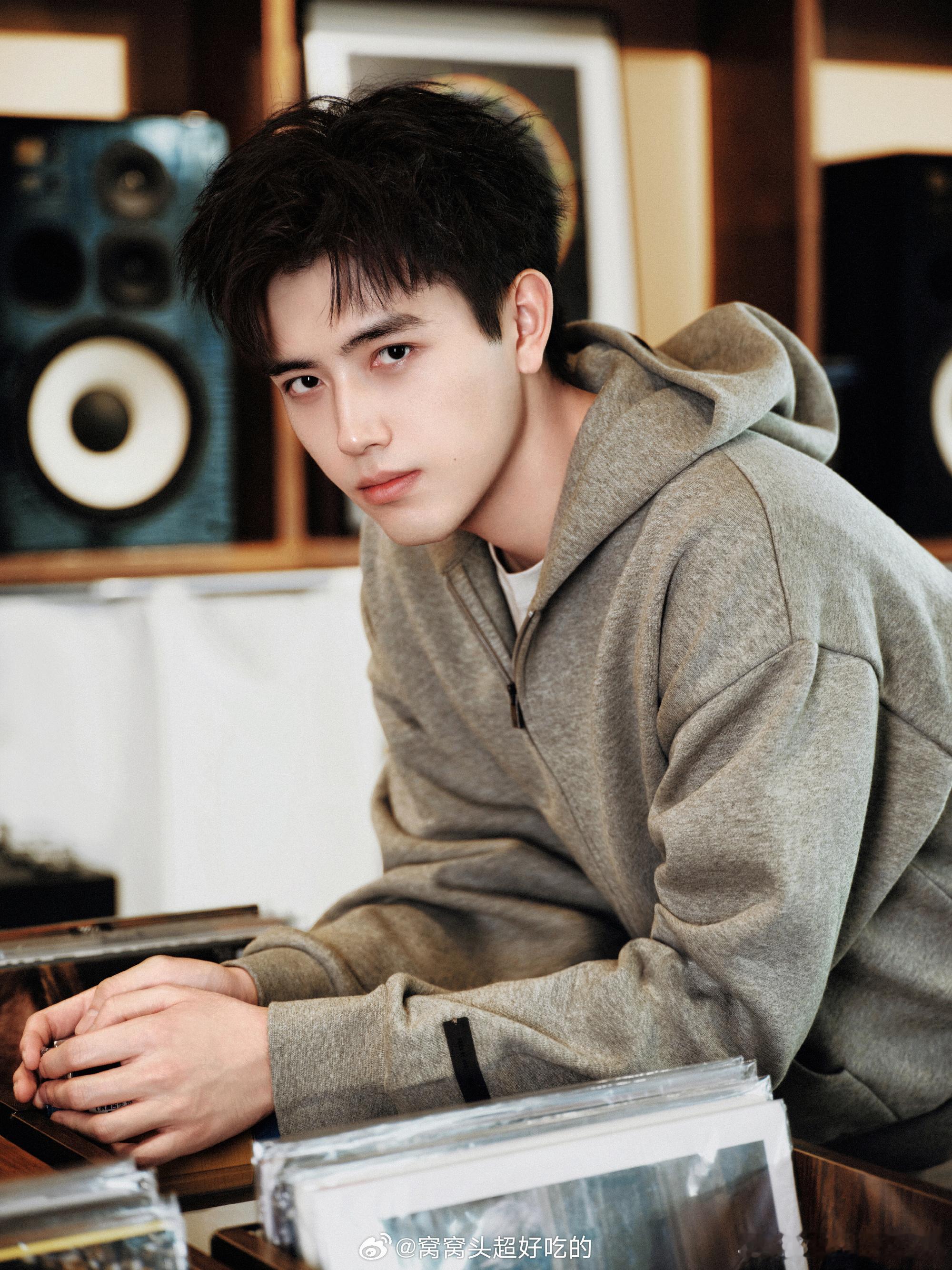 陈飞宇11月给小宇宙的明信片漂亮的狗狗​​​