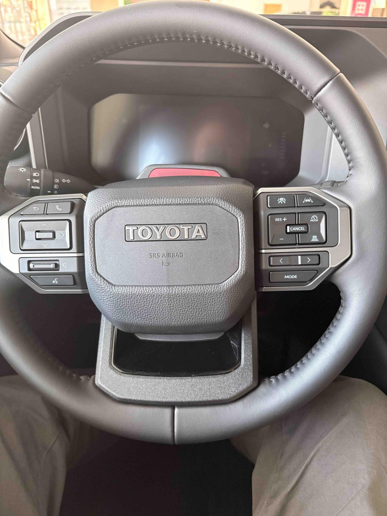 丰田普拉多今天去试驾了一下普拉多，体验了一把非新能源的魅力！如果喜欢纯粹的