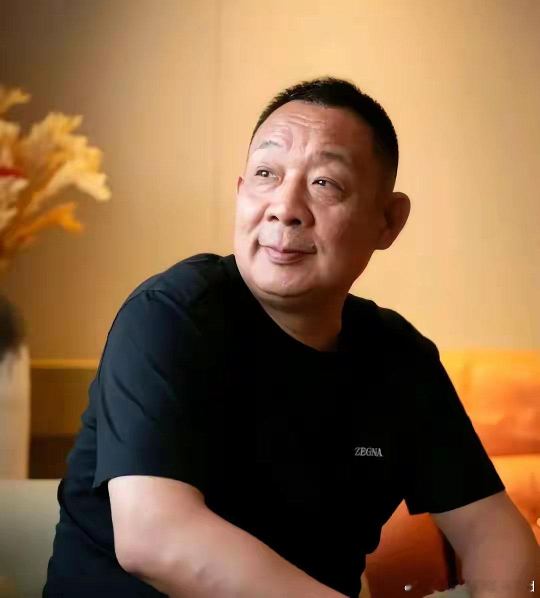 ​看看这些年胖东来的捐款，1996年，捐款2万用于建造航母。2003年非典期间，