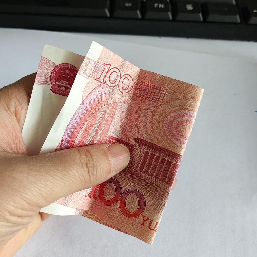 老公的老姨今天突然来了，来看看我婆婆……上午老公的弟弟突然说，一会儿要带着他