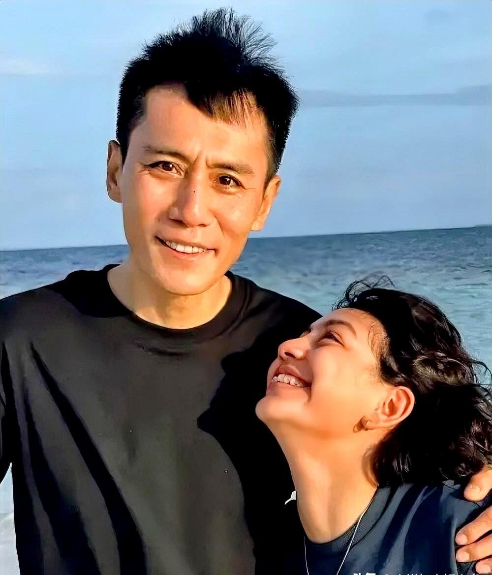 刘烨女儿霓娜，14岁身高就一米七了！刘烨过48岁生日，他法国媳妇安娜发了张全