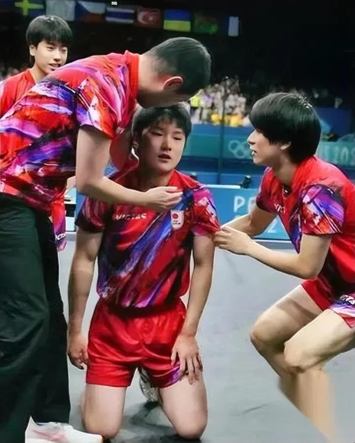 张本智和这次栽的不是球，是“根”！成都赛场的观众可太实在——你一个华裔选手，