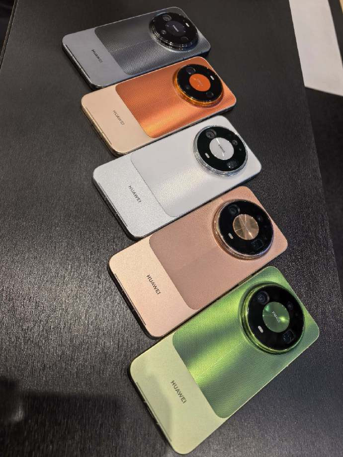 好吧，华为mate90系列可以看作是当年mate60设计风格的回归​​​​另外