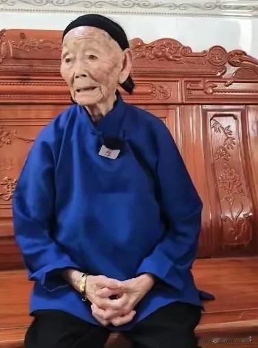 结婚不到20天，丈夫就随红军长征。他说等她三五年就回来。她等了将近90年，106
