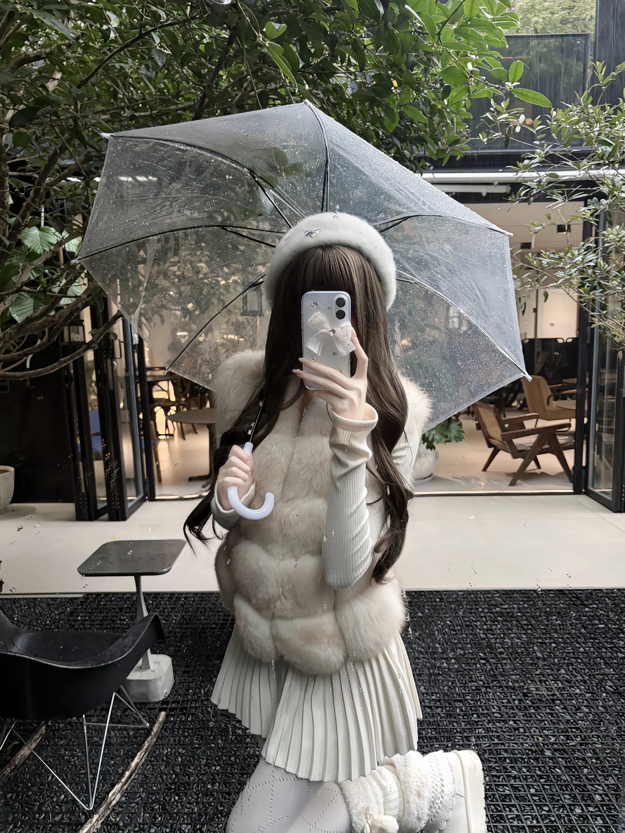 疼痛就像绵绵梅雨 湿润不过是平铺腐朽的一切前奏