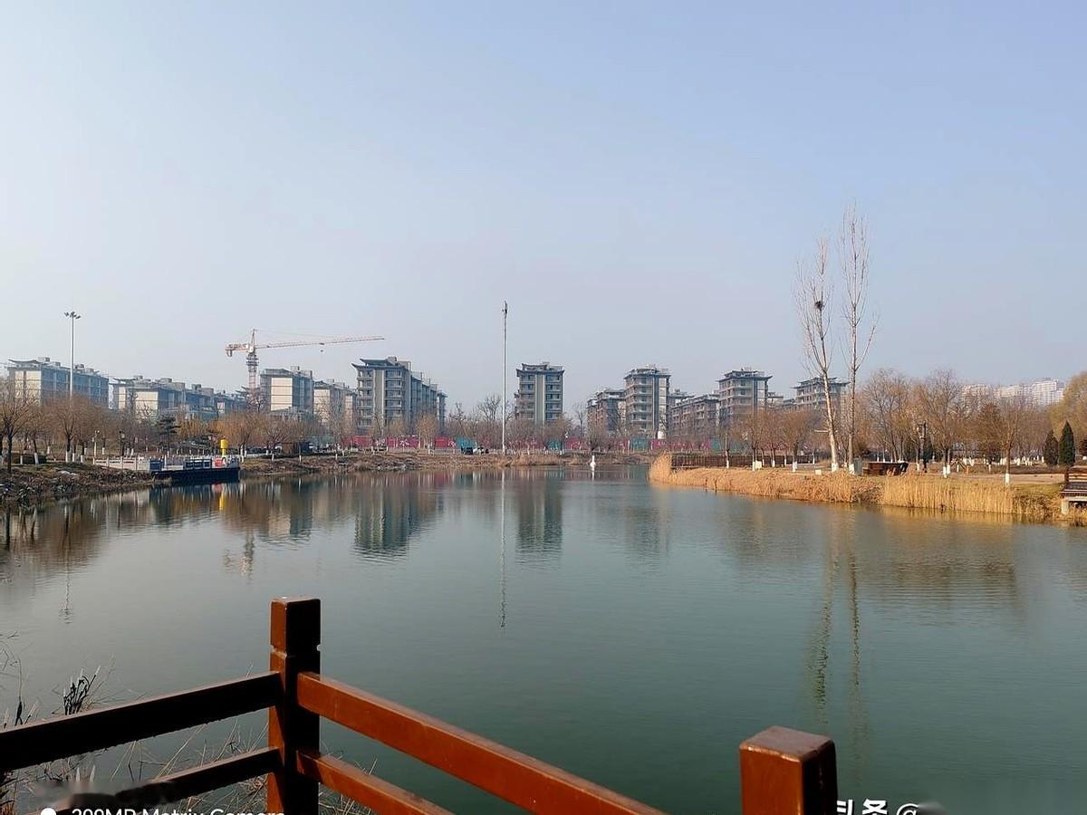 我见过最讽刺的“画饼”。一个福建小伙，在内蒙古当兵，离家十万八千里。好不容易处