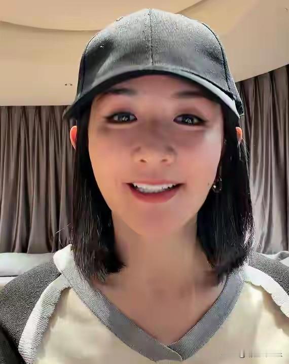 真是活久见！谢娜宣布明年要举办个人演唱会了，俏皮表示“我那些歌也要拿出来见人”