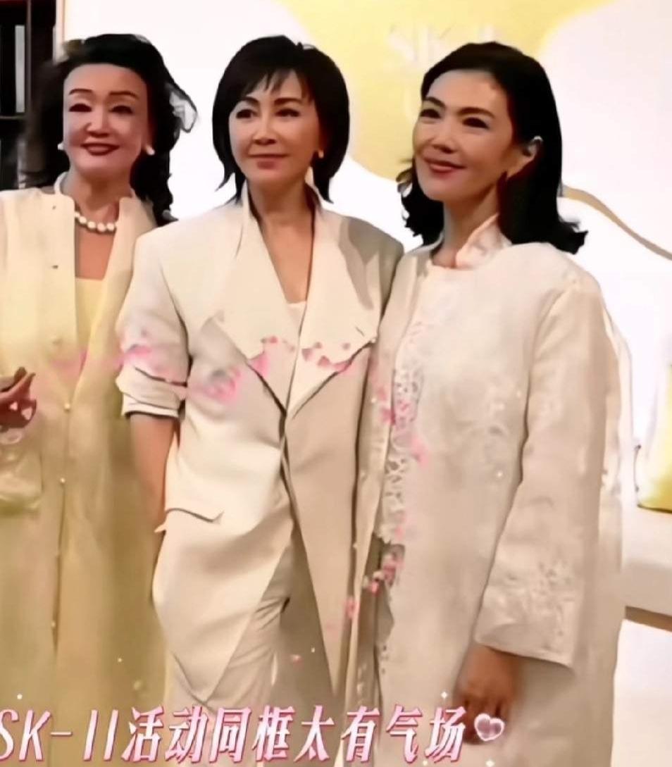 兰姐现身SK-II活动，惊喜连连，与刘嘉玲交情格外圈粉。兰姐受邀出席刘嘉玲助阵