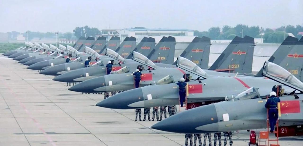 最近，中印边境的空中游戏增加了新的变量——中国在日喀则机场部署了至少7架歼-20