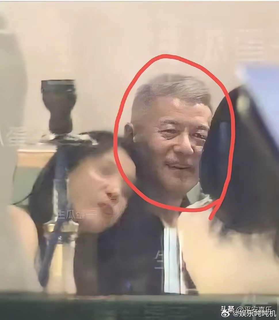 57岁的那英给所有女人都提了个醒！不管你再有錢、名气再大、再渴望爱情，都不要忘了