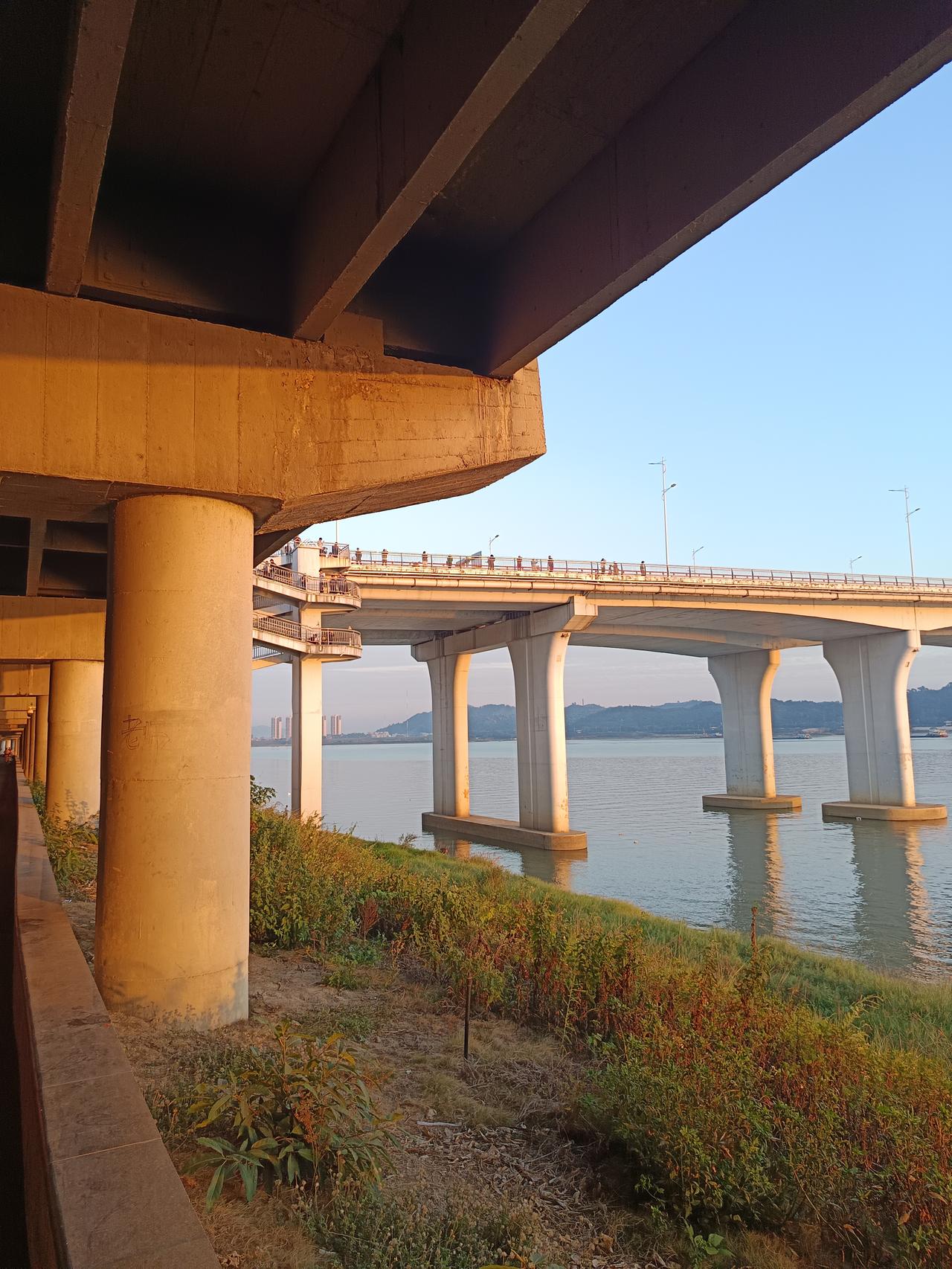 我终于知道为什么这么多人要离开肇庆却有一些人一定要留下来看一下我发的照