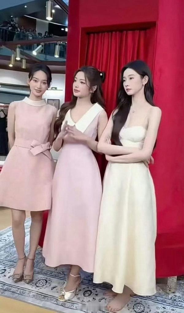 竟然让张艺凡脱鞋和她们合照